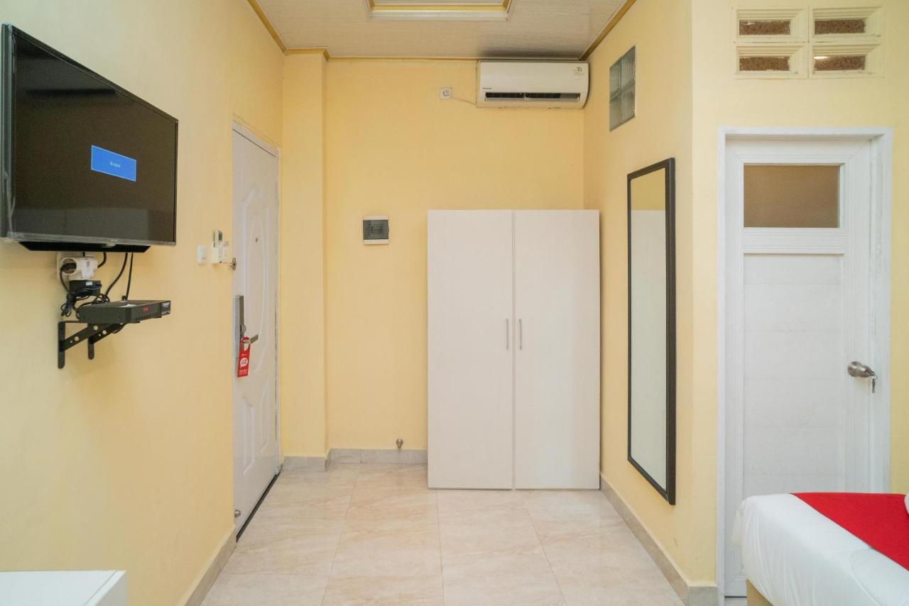 Reddoorz Plus Syariah Near Pasar Turi Surabaya Esterno foto